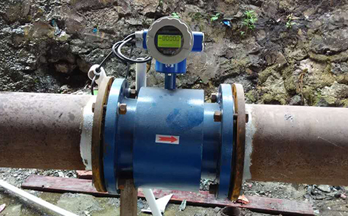 高精度液體流量計(jì)現(xiàn)場(chǎng)安裝使用圖